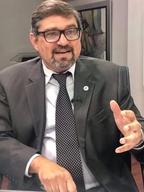 Salvador Rivas — Energy Sector Expert